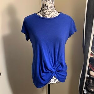 Express blue t-shirt, gathered on one side size M